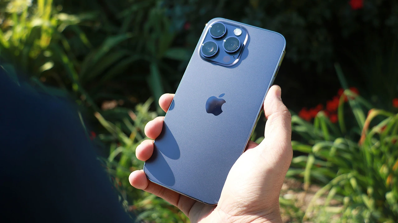 Đừng mua iPhone cũ hơn 14 Pro kẻo hối hận