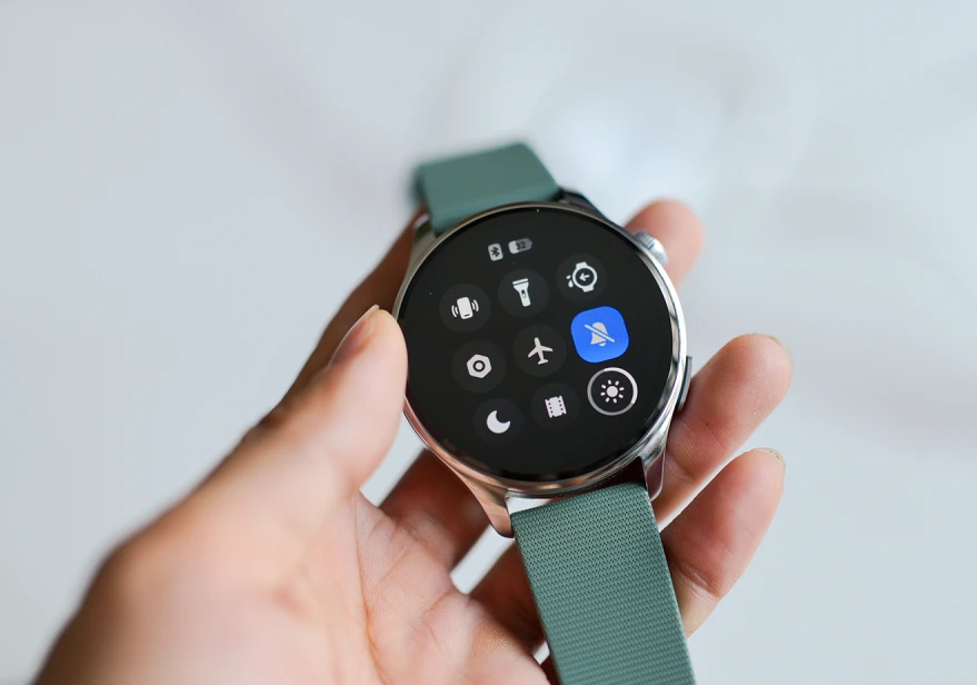 Xiaomi Watch 5, smartwatch pin 6 ngày, giá 7.99 triệu