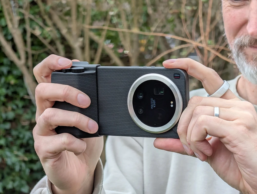 Xiaomi 17 Ultra thách thức Galaxy S26 Ultra