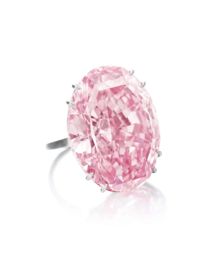 Sothebys kim-cuong1.jpg