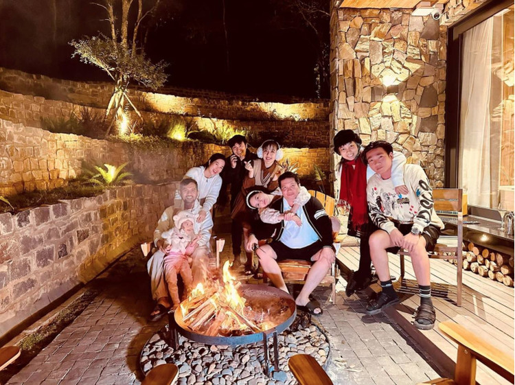อย่างไรก็ตาม ดวน ดี บัง และภรรยาไม่เคยเปิดเผยมูลค่าของวิลล่าในดาลัต ภาพ: FBNV doan-di-bang8.jpg