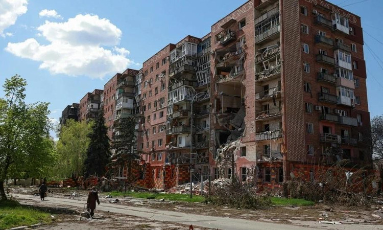 A bombed building in Pokrovsk city (Photo: Reuters) Một tòa nhà bị bom đạn đánh phá ở thành phố Pokrovsk (Ảnh: Reuters)