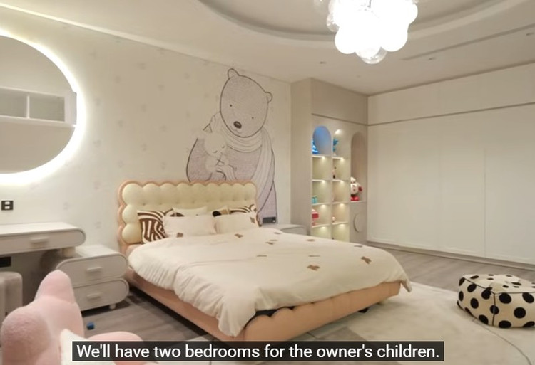 Tầng 5 là 2 phòng ngủ dành cho các con của gia chủ. Ảnh chụp màn hình NhaF nha-pho13.jpg
