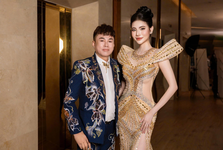 Trong thời gian qua, Lê Kim Khỏe được xem là một trong những “nàng thơ đắt show” của làng mốt. Cô liên tục góp mặt tại các fashion show lớn, đồng thời xuất hiện trong nhiều dự án cộng đồng, chương trình quảng bá du lịch địa phương.