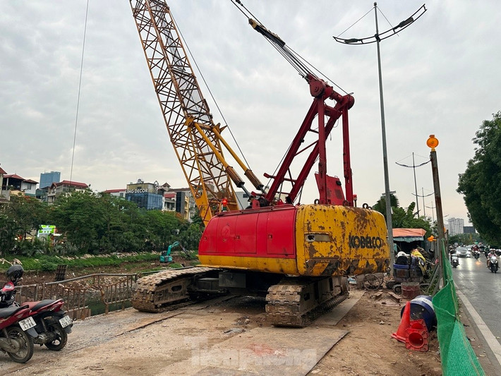 Ban Hạ tầng và Nông Nghiệp Hà Nội cho biết, dự án đã cơ bản xong và nhà máy đang hoạt động; còn lại một số hạng mục thi công dọc sông Tô Lịch, nhà thầu đang hoàn thiện.
