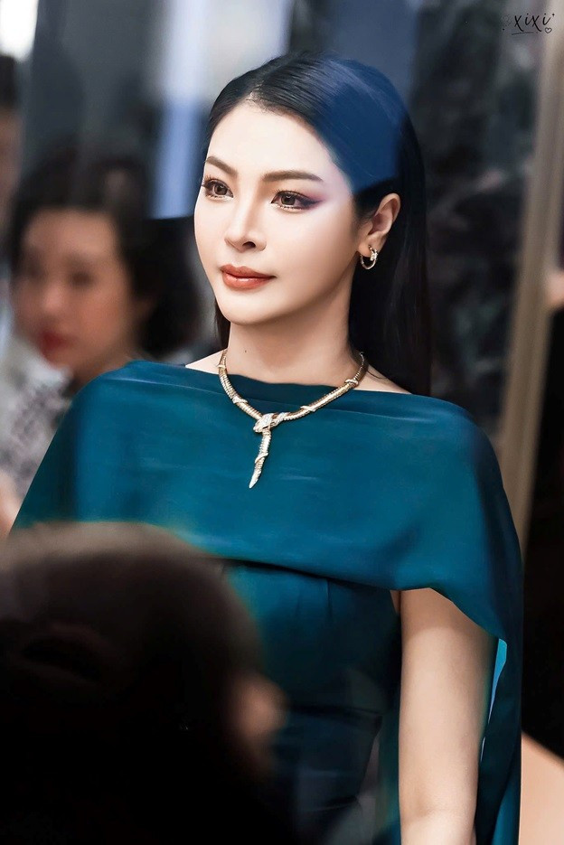Faye Peraya Malisorn (tên thật: Supaporn Malisorn) là một diễn viên, người mẫu Thái Lan.