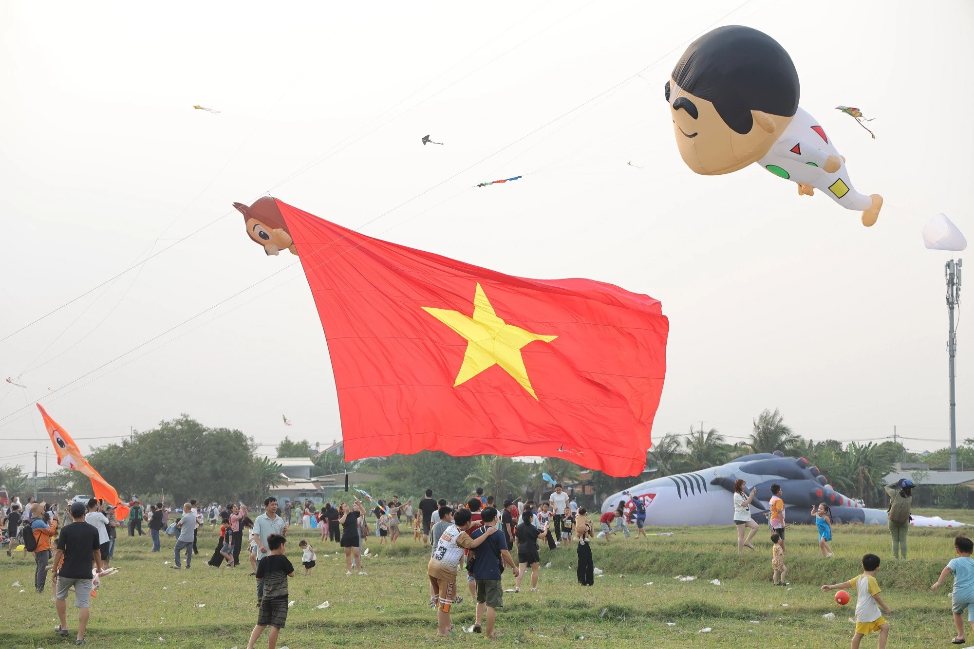 Rợp trời những cánh diều gây "thương nhớ" ở TP HCM 