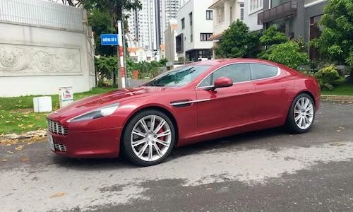Siêu xe Aston Martin Rapide màu “độc” giá 5 tỷ tại VN