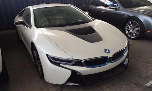 Lại thêm “siêu xe xanh” BMW i8 hơn 7 tỷ cập bến VN
