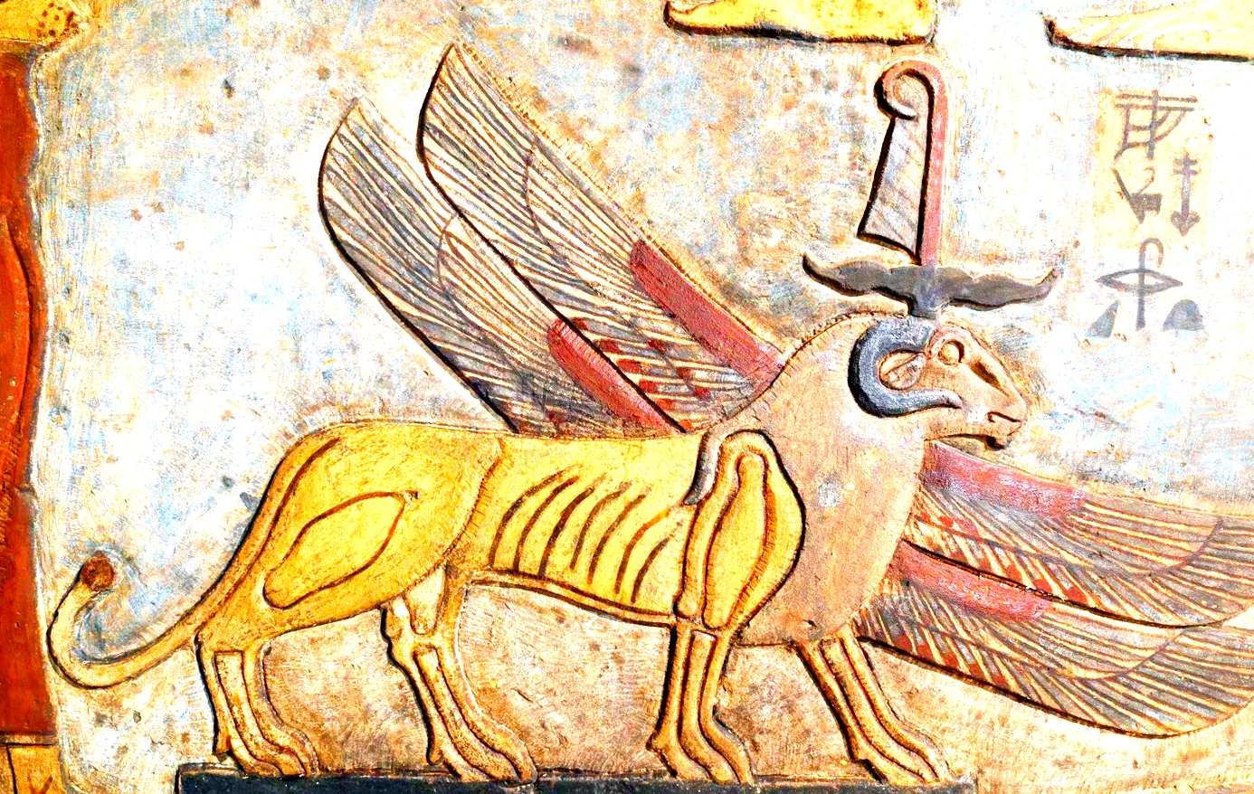 Bí ẩn bức phù điêu cung hoàng đạo 2.000 năm tuổi trong đền cổ Ai Cập