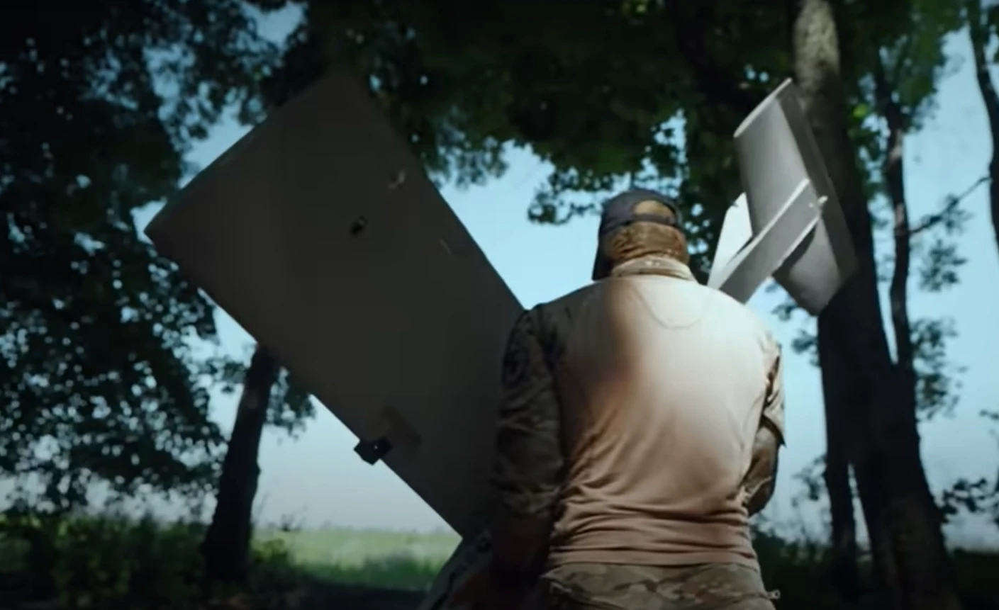 UAV FPV trị giá 1.000 đô la Ukraine đâm vào trực thăng Mi-28 