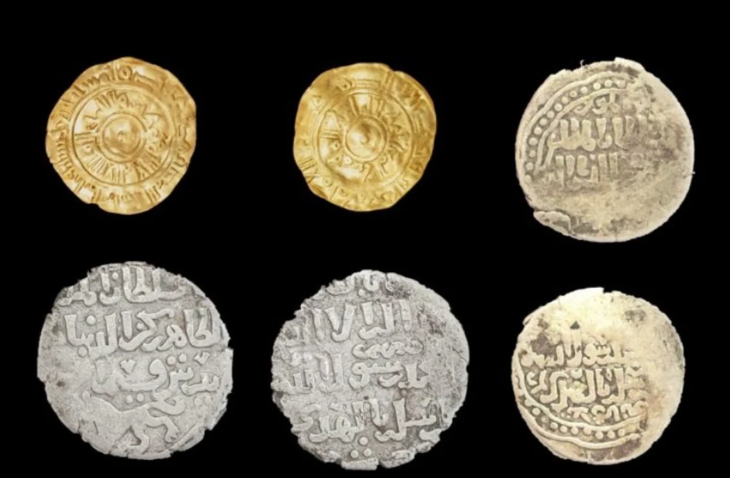 Kho báu tiền cổ đại gây sốc tại đền Esna, Ai Cập