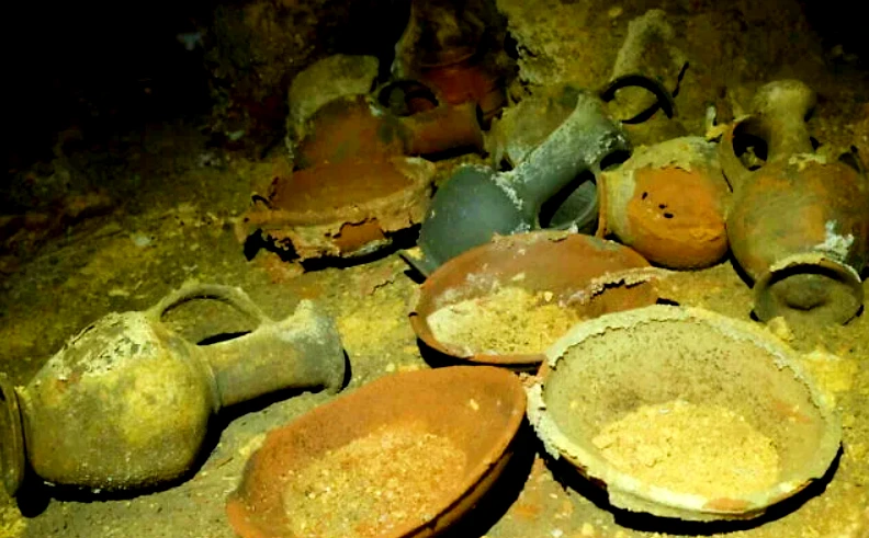 Bí mật kinh ngạc trong "viên nang thời gian" 3.300 năm tuổi