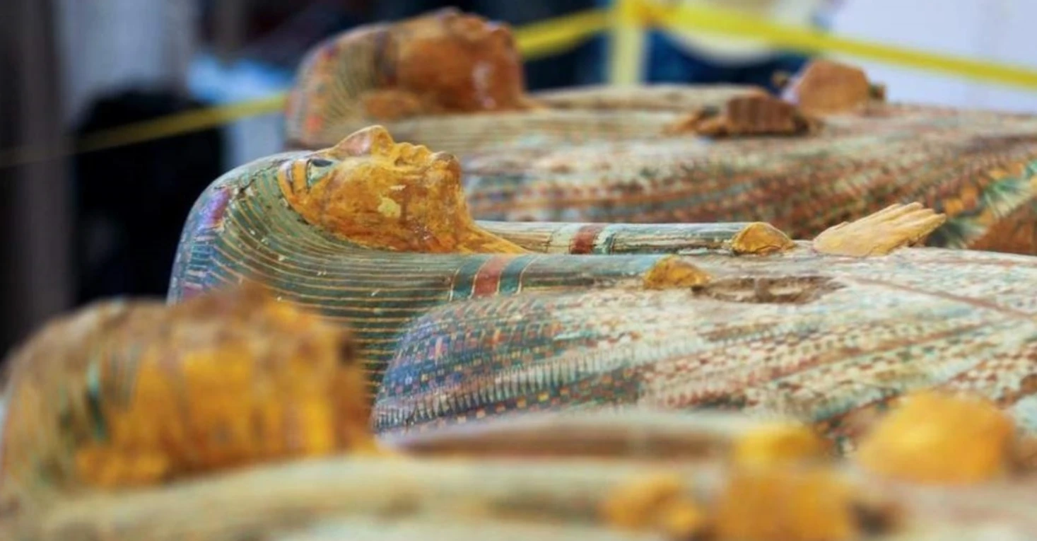 Chấn động danh tính chủ nhân ba chiếc quan tài gỗ sơn cổ Ai Cập