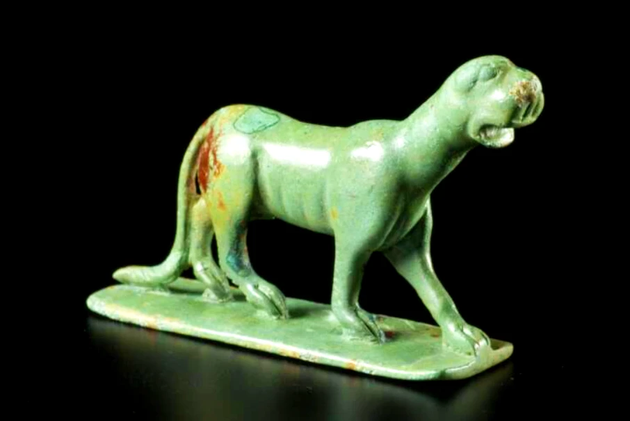 Tượng báo đồng 2.000 năm tuổi hé mở câu chuyện thành cổ bí ẩn