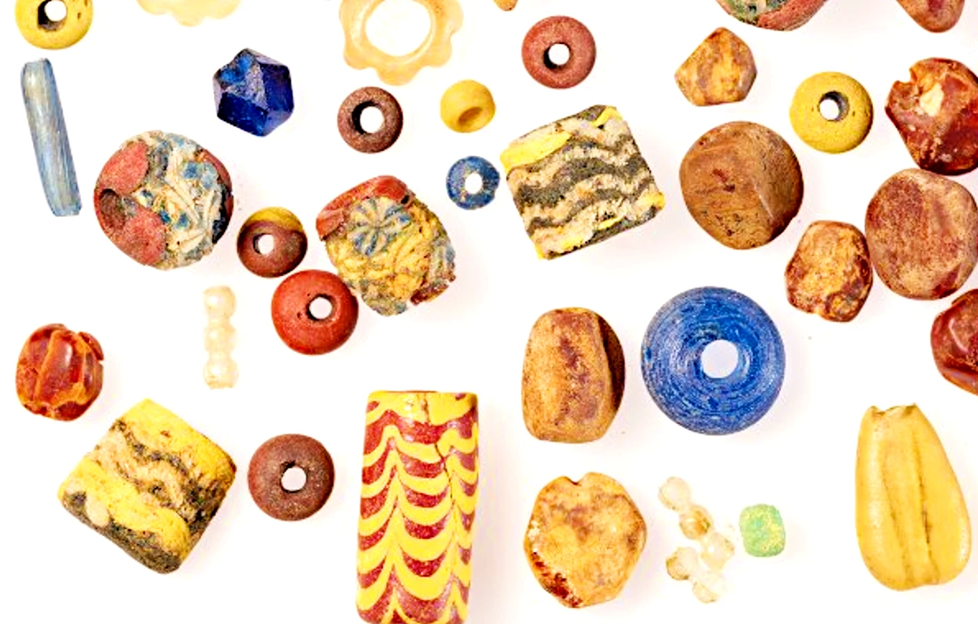 Bí ẩn ngôi mộ bé gái thế kỷ 6 rực rỡ hạt cườm và báu vật