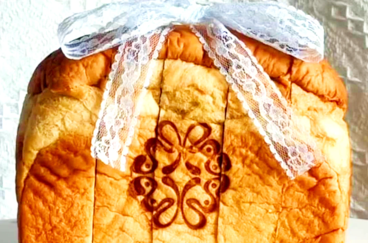 Thiệp cưới bằng ổ bánh mì độc lạ gây "bão"mạng