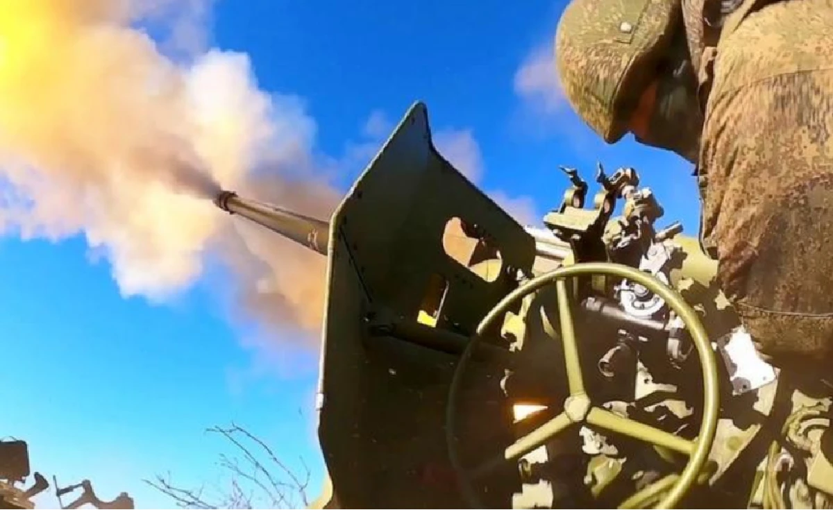 Nga phát động chiến dịch, Ukraine vào thế “một cổ hai tròng”