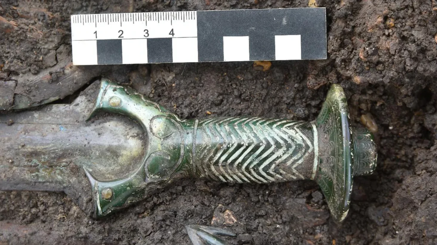 Vì sao thanh kiếm chuôi bát giác 3.000 năm tuổi được xem là 'vô giá'?