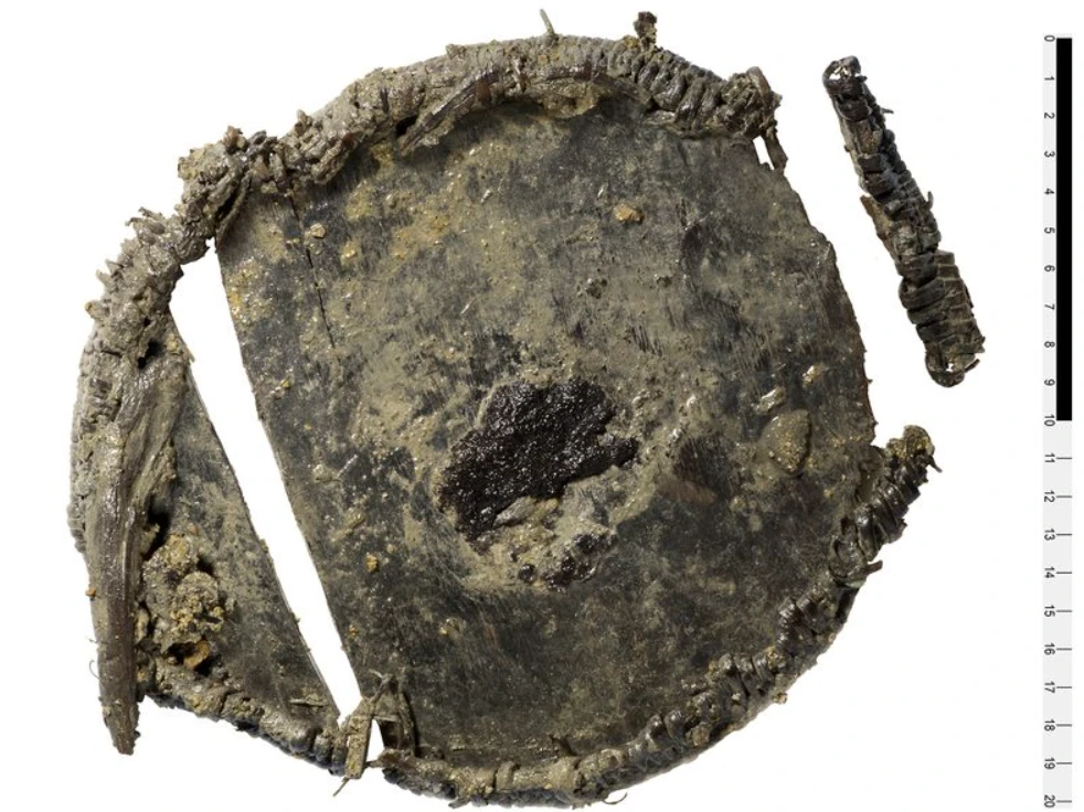 Kỳ lạ chiếc bình cổ 4.000 tuổi được phát hiện trên núi Thụy Sĩ