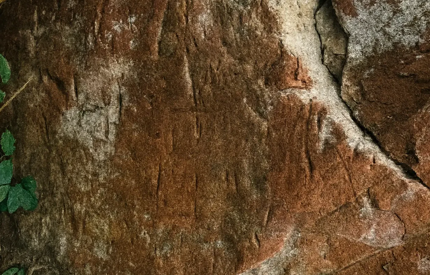 Bí ẩn dòng chữ cổ trên đỉnh núi Phu Khat Thái Lan kỳ vĩ