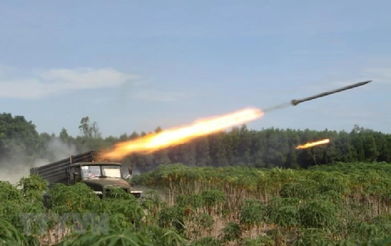 Pháo binh Nga tung "mưa đá" phá hủy trận địa quân Ukraine