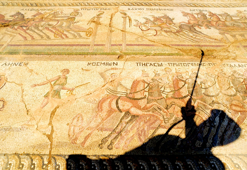 Kỳ thú bức tranh sàn khảm cuộc đua xe ngựa La Mã cổ