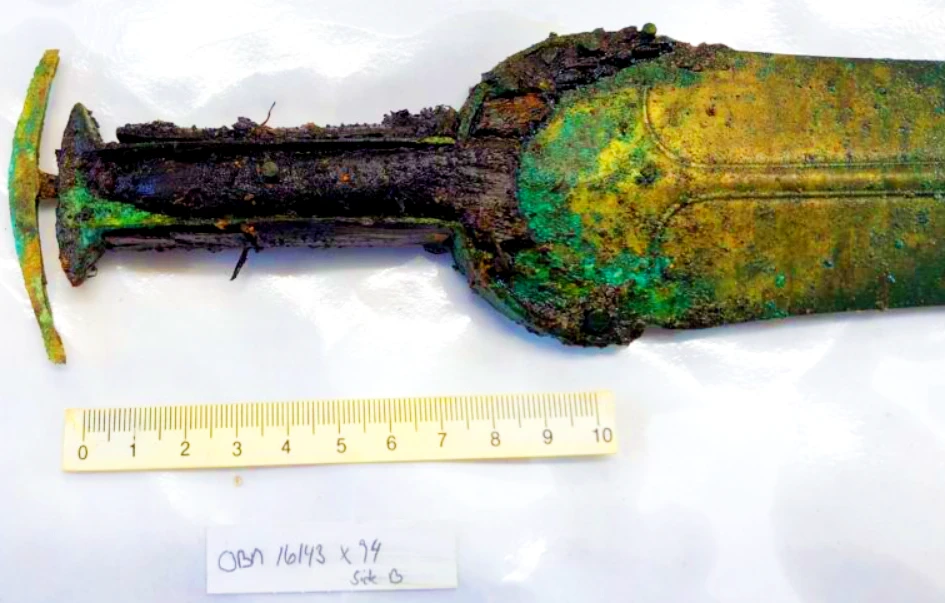 Tận mục thanh kiếm nghi lễ thời kỳ đồ đồng 3.000 năm tuổi 