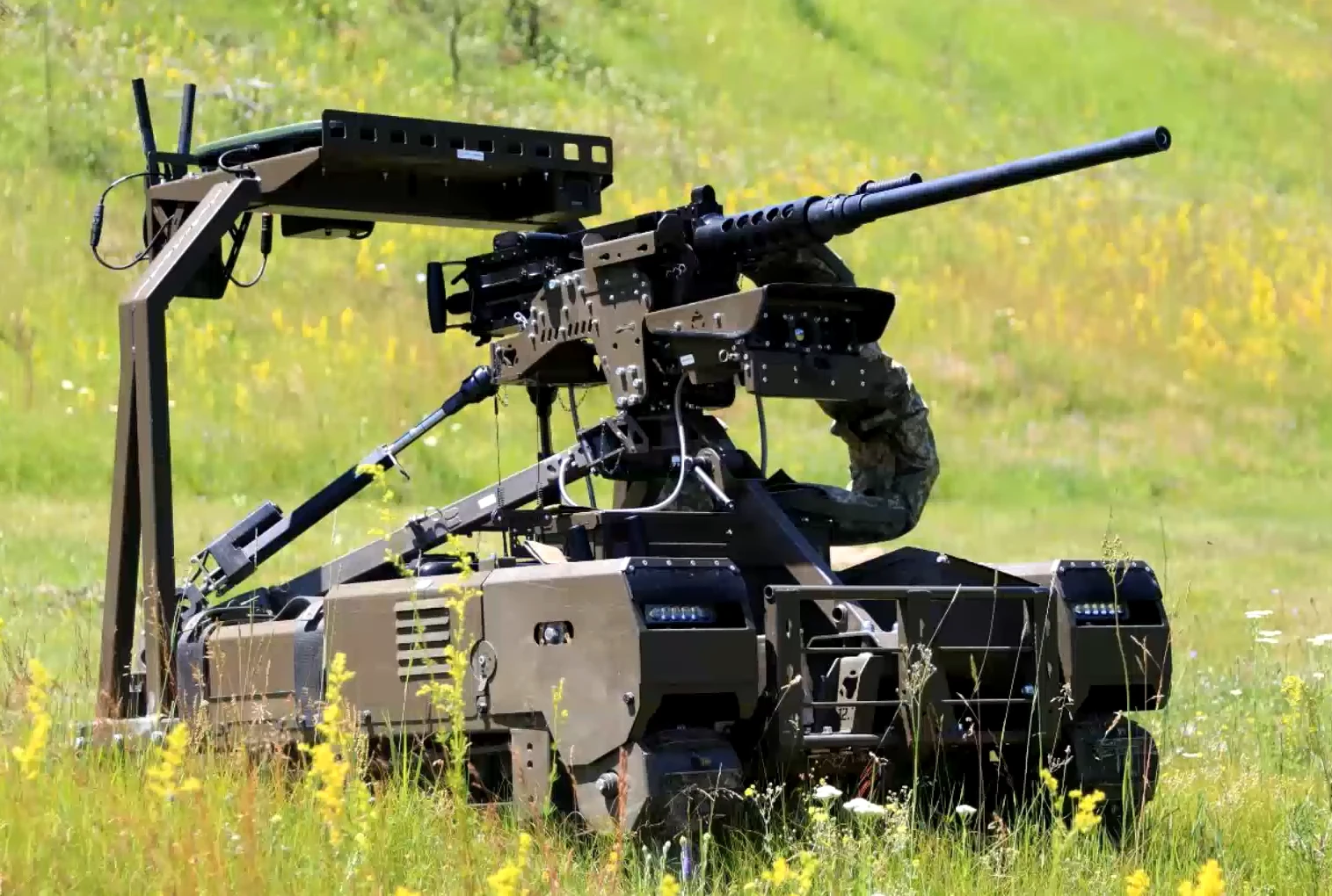 Ukraina khoe robot chiến đấu có thể đến chiến trường chỉ trong 10 phút