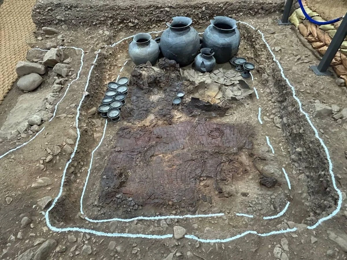 Mở mộ vị tướng thời Vương quốc Silla, tìm thấy thứ cực quý hiếm