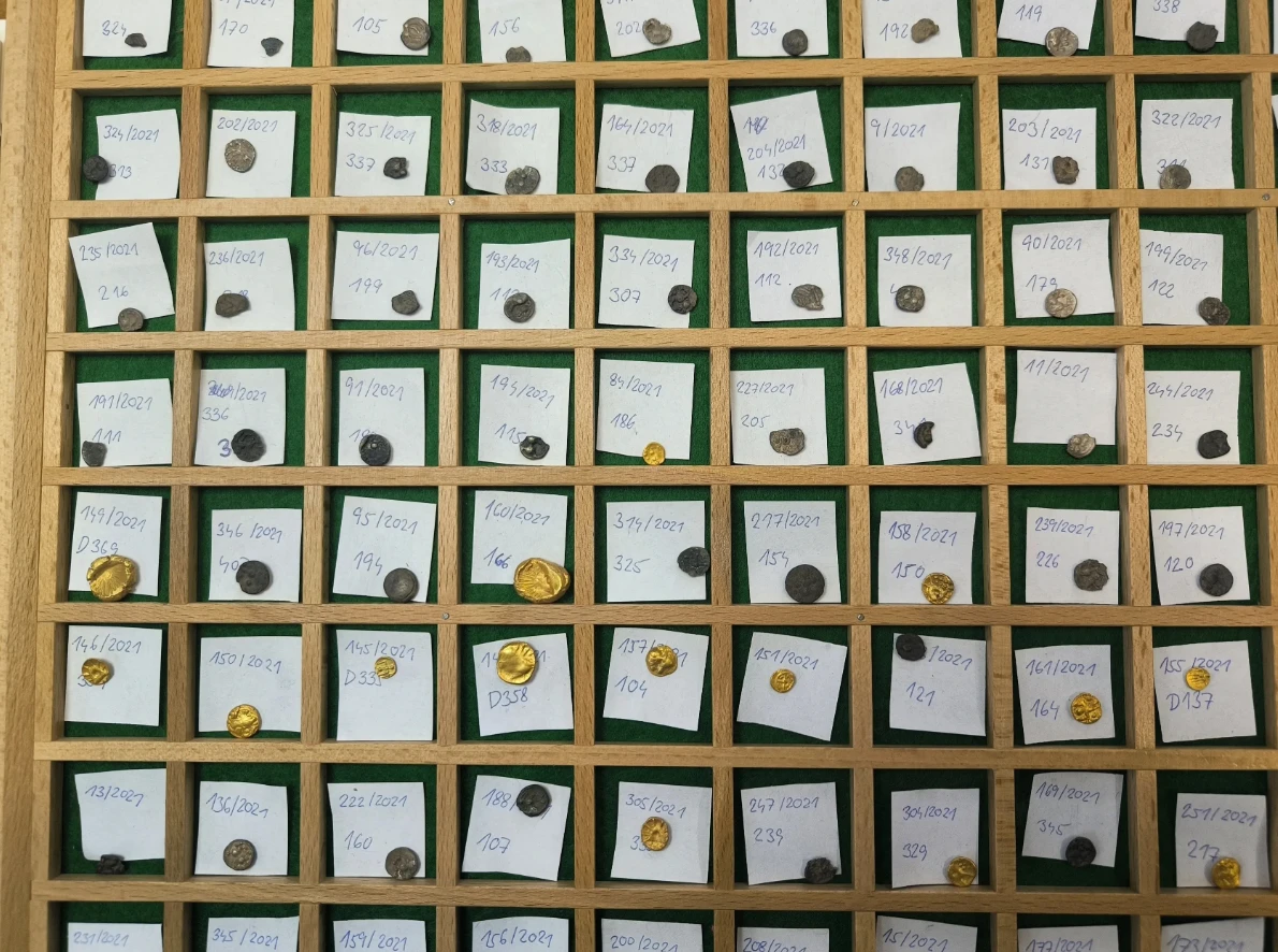 Kho báu 500 đồng tiền vàng bạc người Celt hé lộ bí ẩn lịch sử