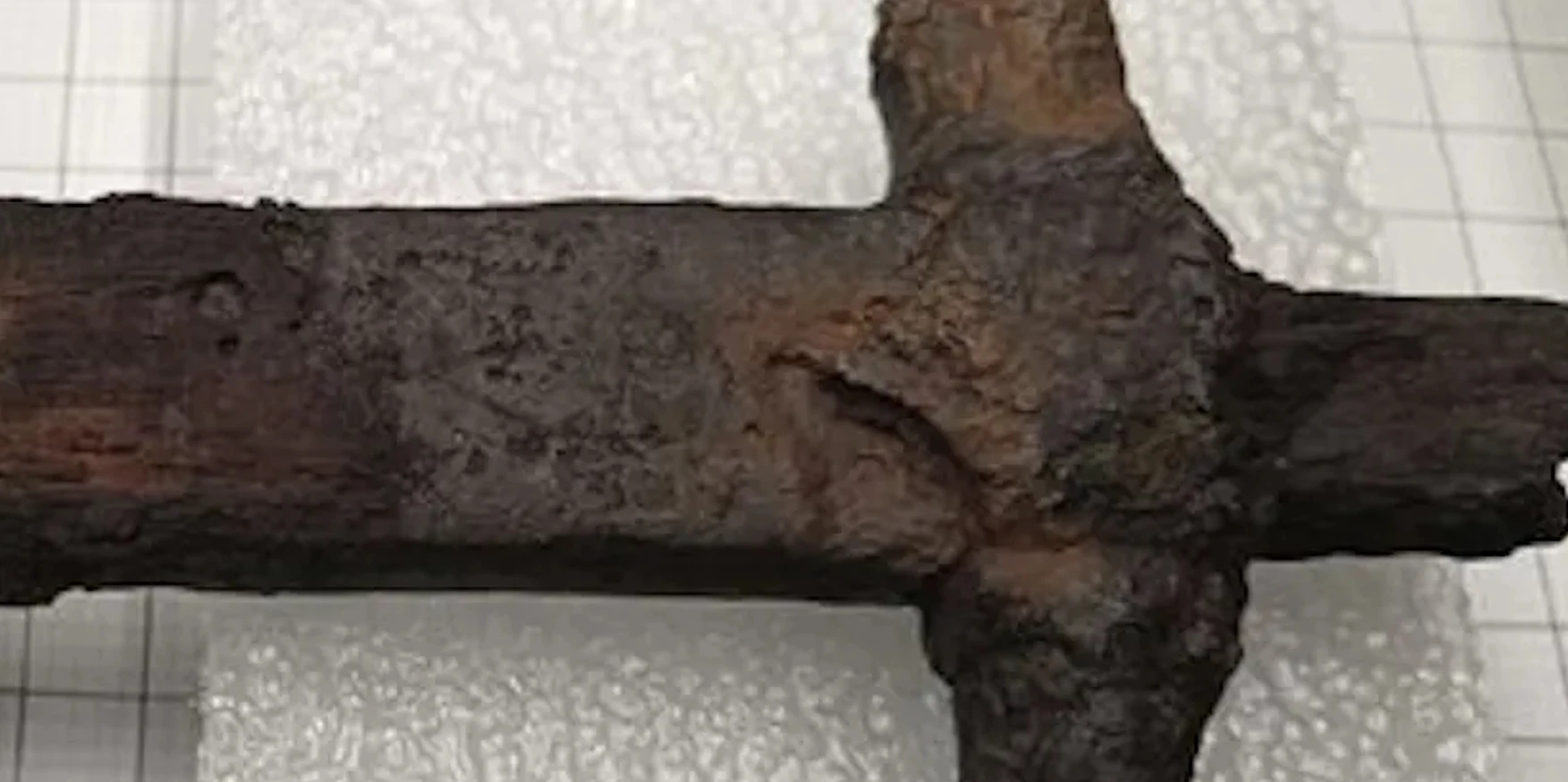 Chụp CT thanh kiếm thế kỷ 16, lộ ra thứ kỳ dị khó tin