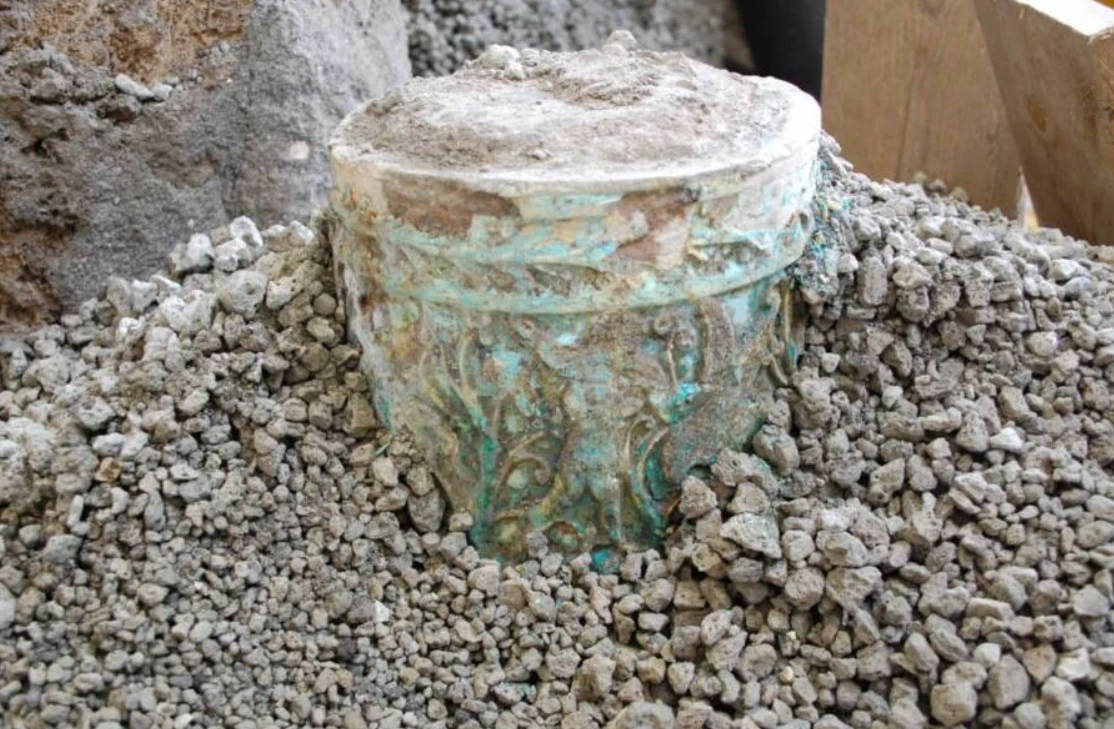 Bí mật Ai Cập xuất lộ từ chiếc bình gốm Pompeii cổ