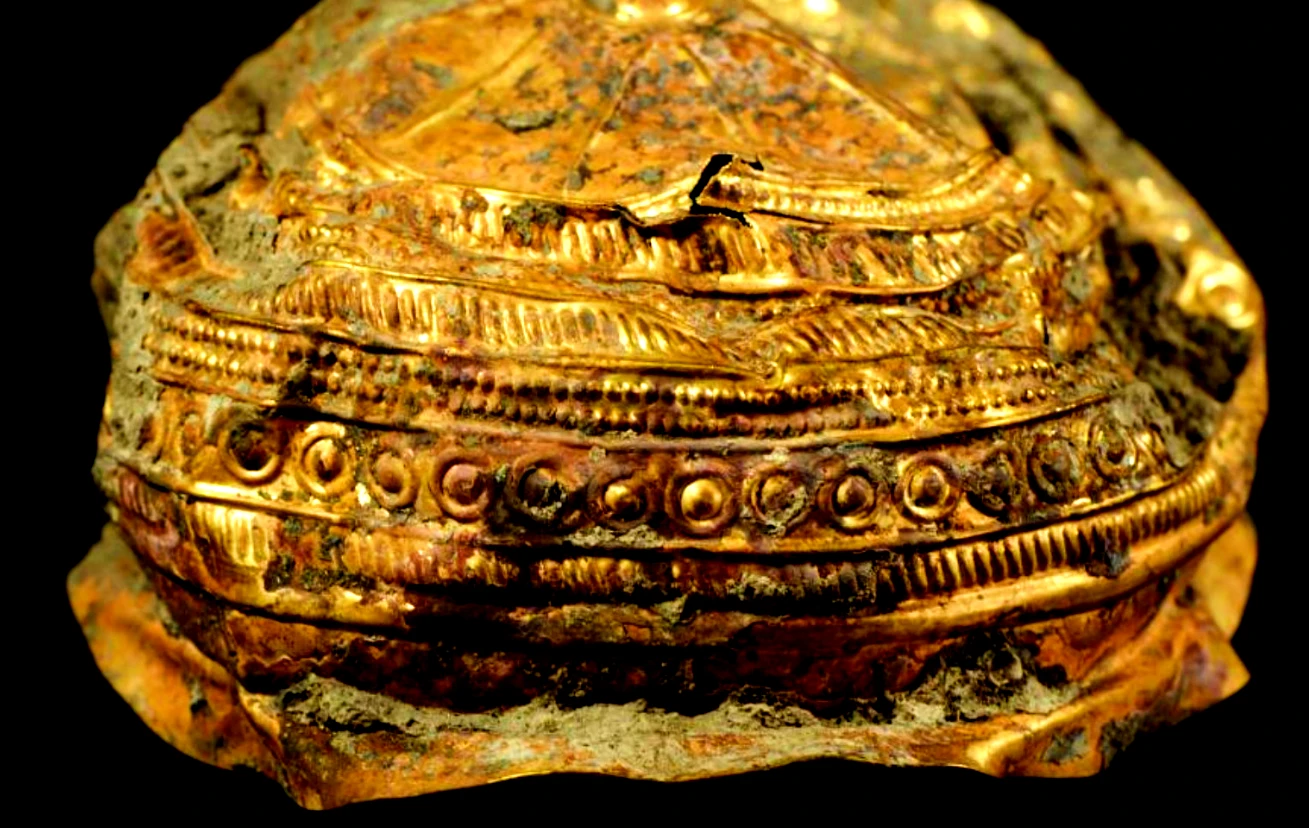 Bát vàng 3.000 năm tuổi vừa lộ diện, chấn động giới khảo cổ 
