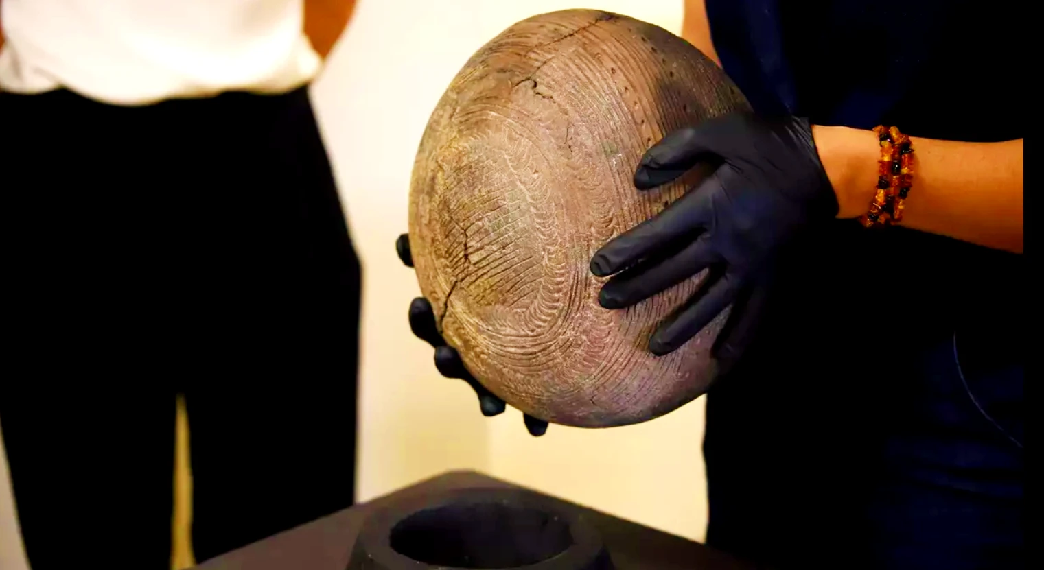 Bình Benahoarit quý hiếm thế kỷ 13 chứa thông tin tuyệt mật