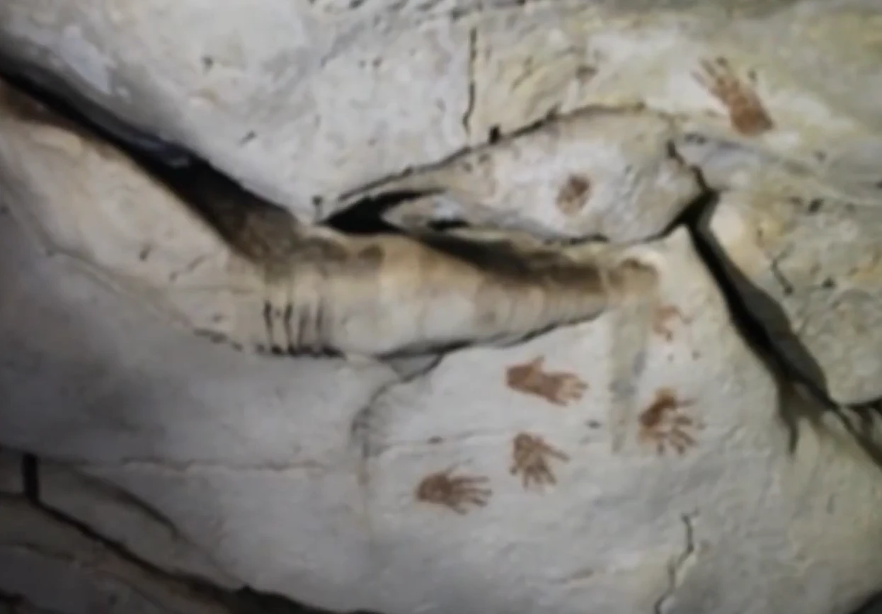 Đếm được 137 dấu tay của người Maya cổ trong hang động