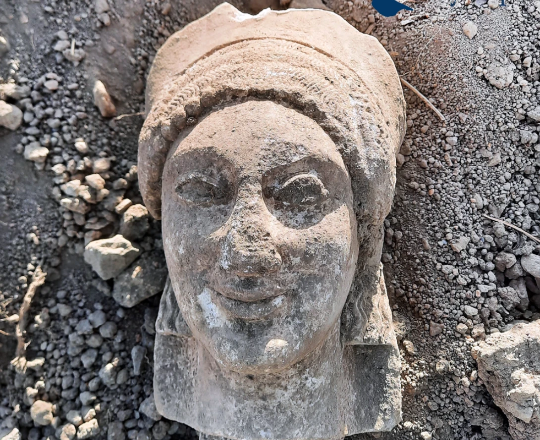 Phát hiện đầu tượng Hy Lạp cổ đại quý hiếm ở Ý 