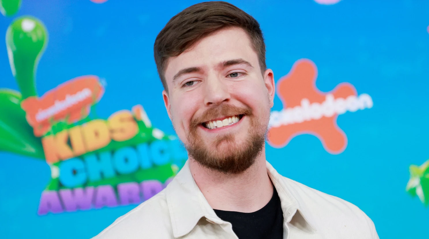 Chân dung youtuber trở thành tỷ phú tự thân trẻ nhất thế giới