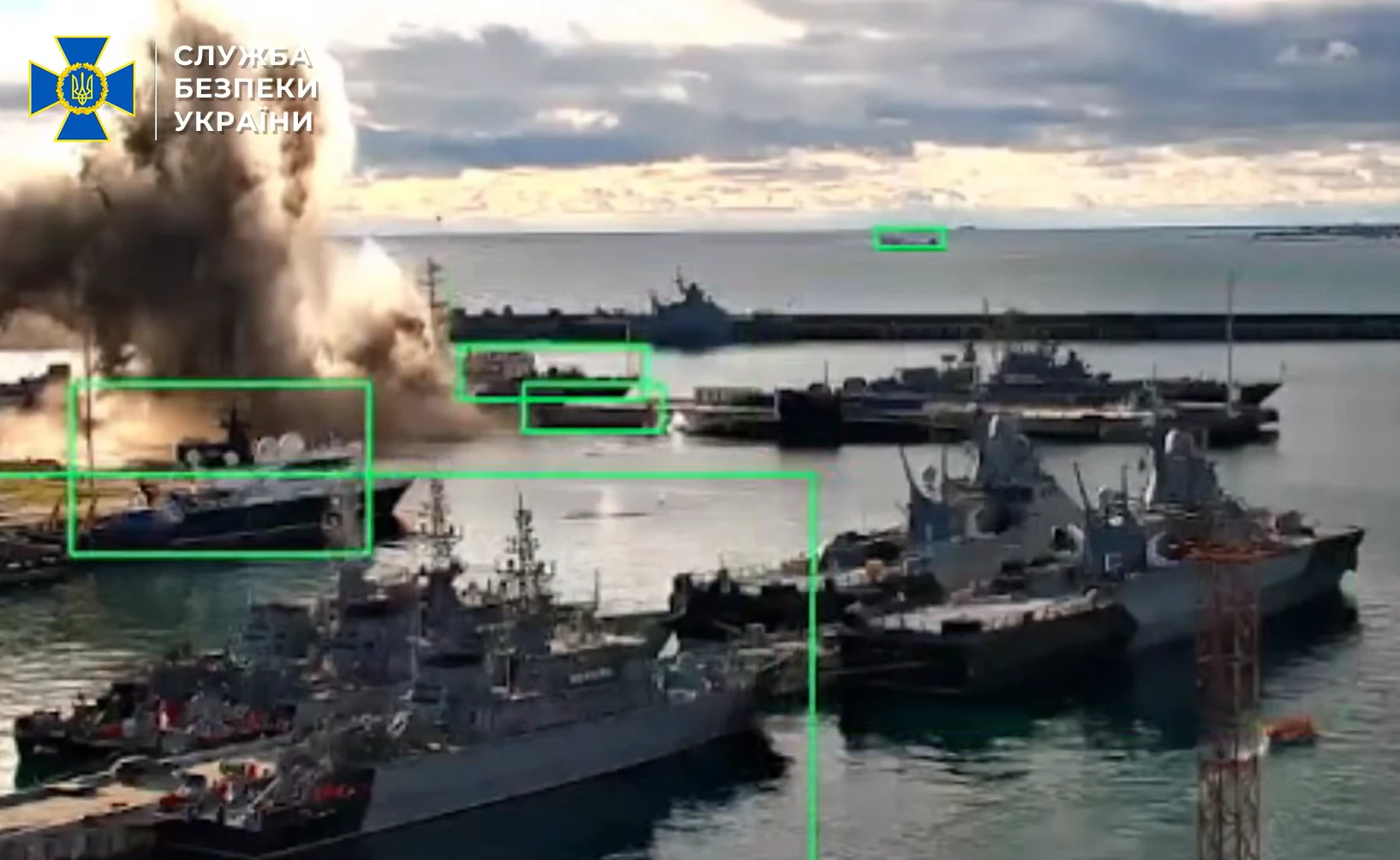 Tàu ngầm Nga lần đầu tiên bị Ukraine tập kích bằng USV dưới nước