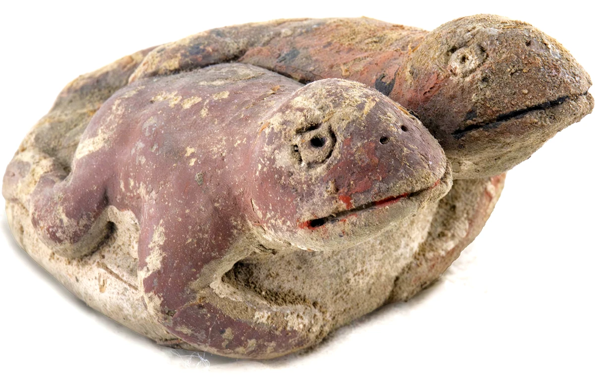 Tượng ếch dính liền độc lạ 3.800 tuổi