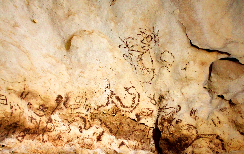 Tận mục bức tranh hang động người Maya chứa thông điệp lạ