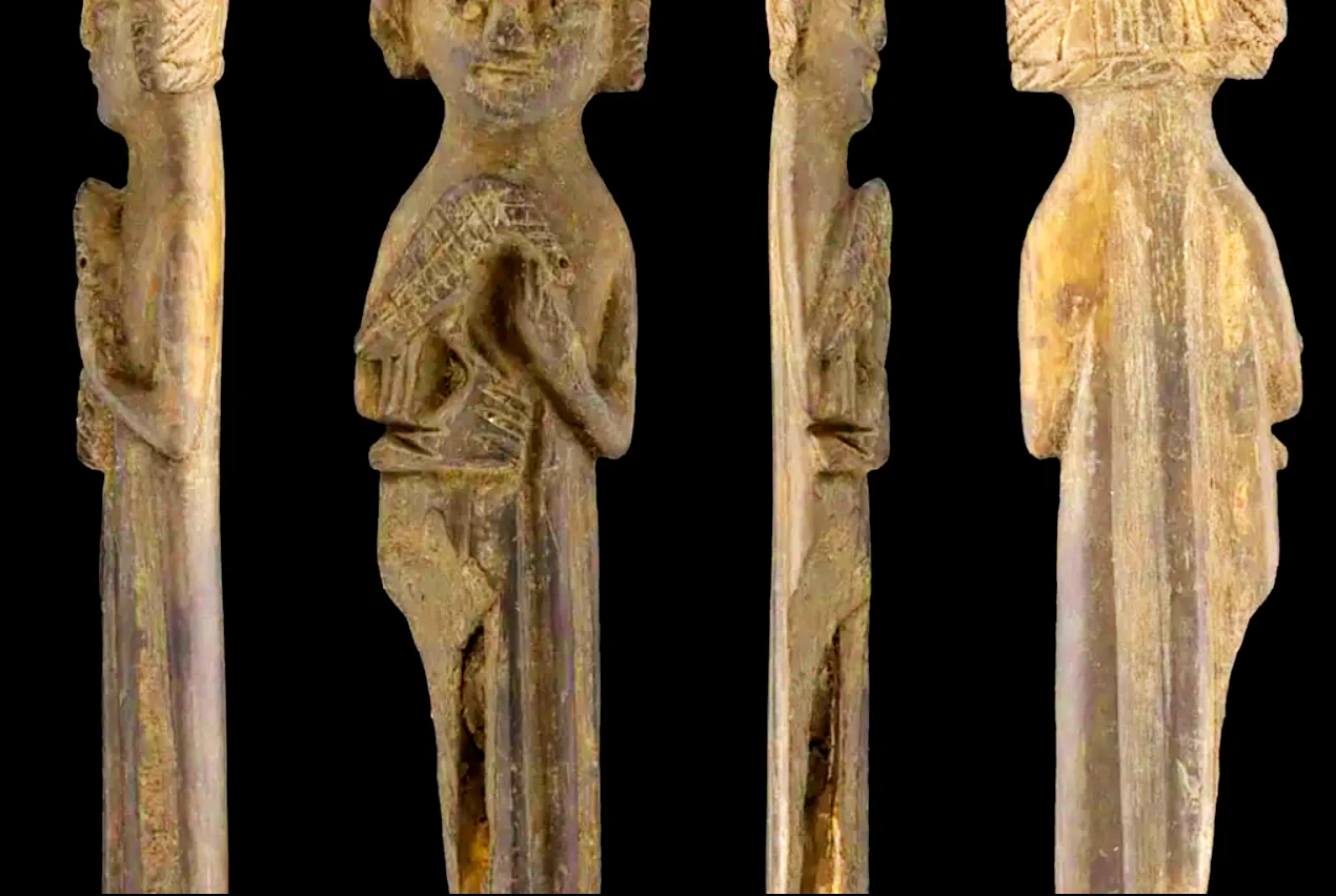  Bí ẩn tượng người ôm chim ưng 800 năm tuổi ở Na Uy