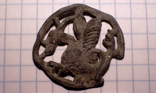 Sự thật rồng thiêng "ẩn nấp" trong huy hiệu thời trung cổ