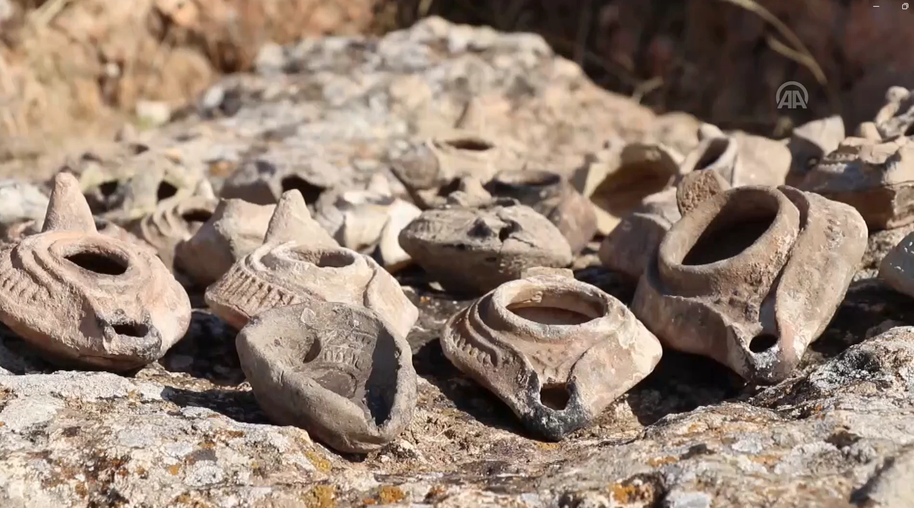 Tận mục 48 chiếc đèn có niên đại 1.500 năm tuổi