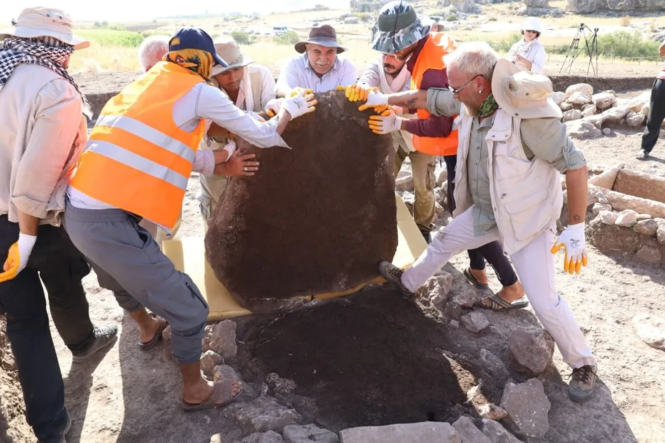 Phát hiện 40 hài cốt trong nghĩa trang cổ 10.000 năm