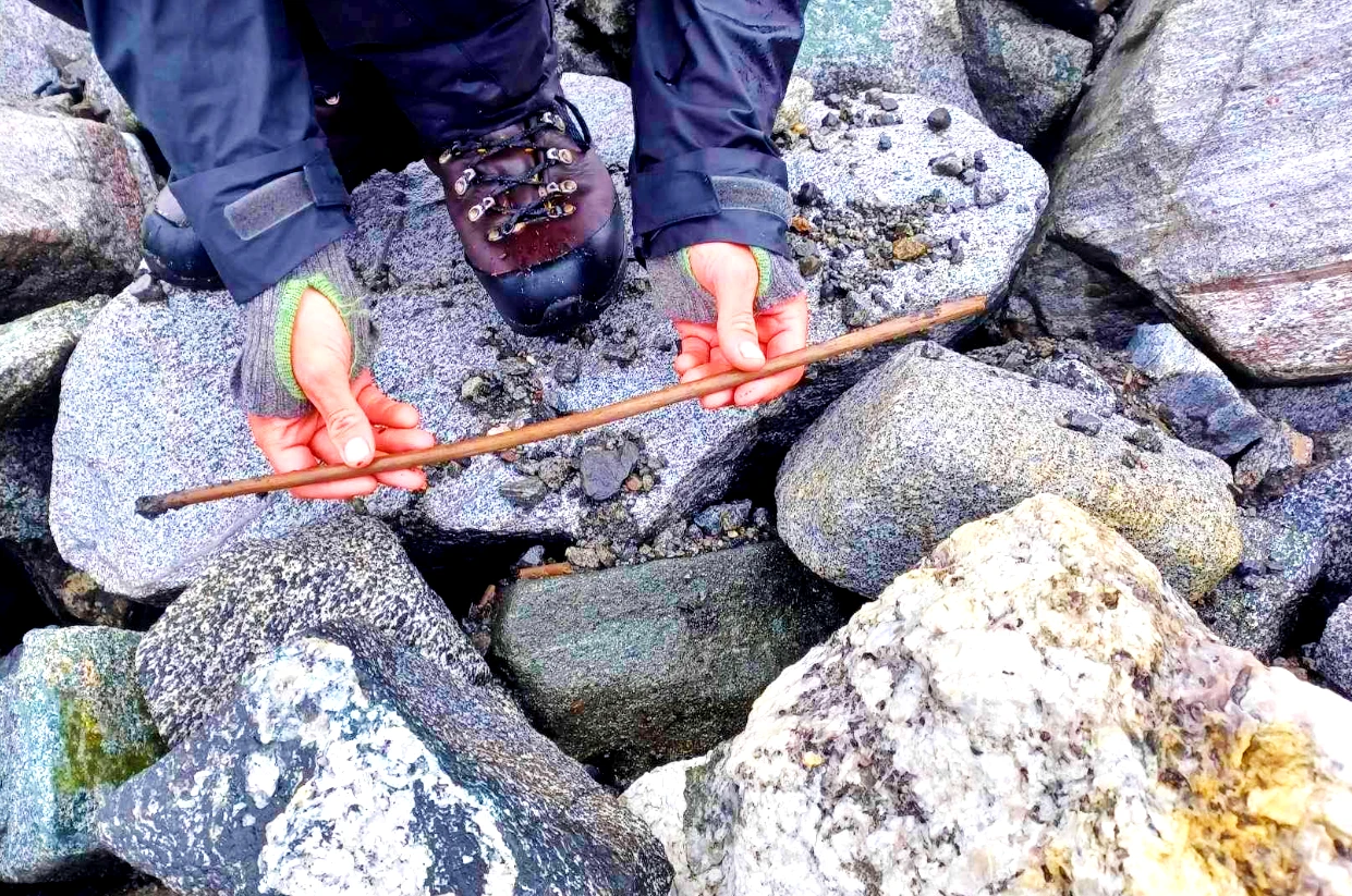 Mũi tên 4.000 năm tuổi được tìm thấy trong băng tan 