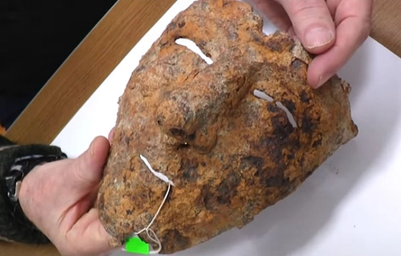 Soi mặt nạ diễu hành của binh lính La Mã, phát hiện bí ẩn ngàn năm