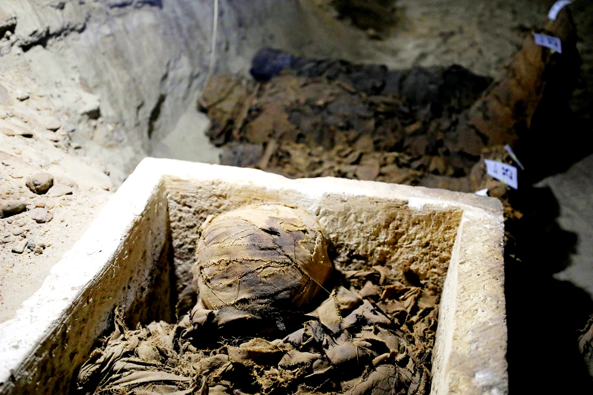 Lăng mộ Ai Cập ẩn giấu 8 xác ướp kỳ lạ chưa từng thấy