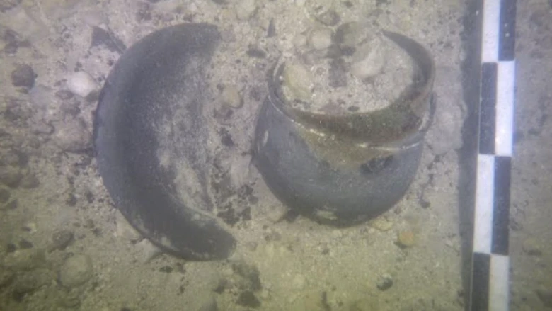 Bình kỳ lạ dưới hồ thiêng Maya ẩn chứa điều gì bí mật?