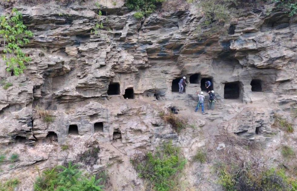 Bí ẩn hàng loạt mộ đá cổ thời Đường bên sông Hàn Giang